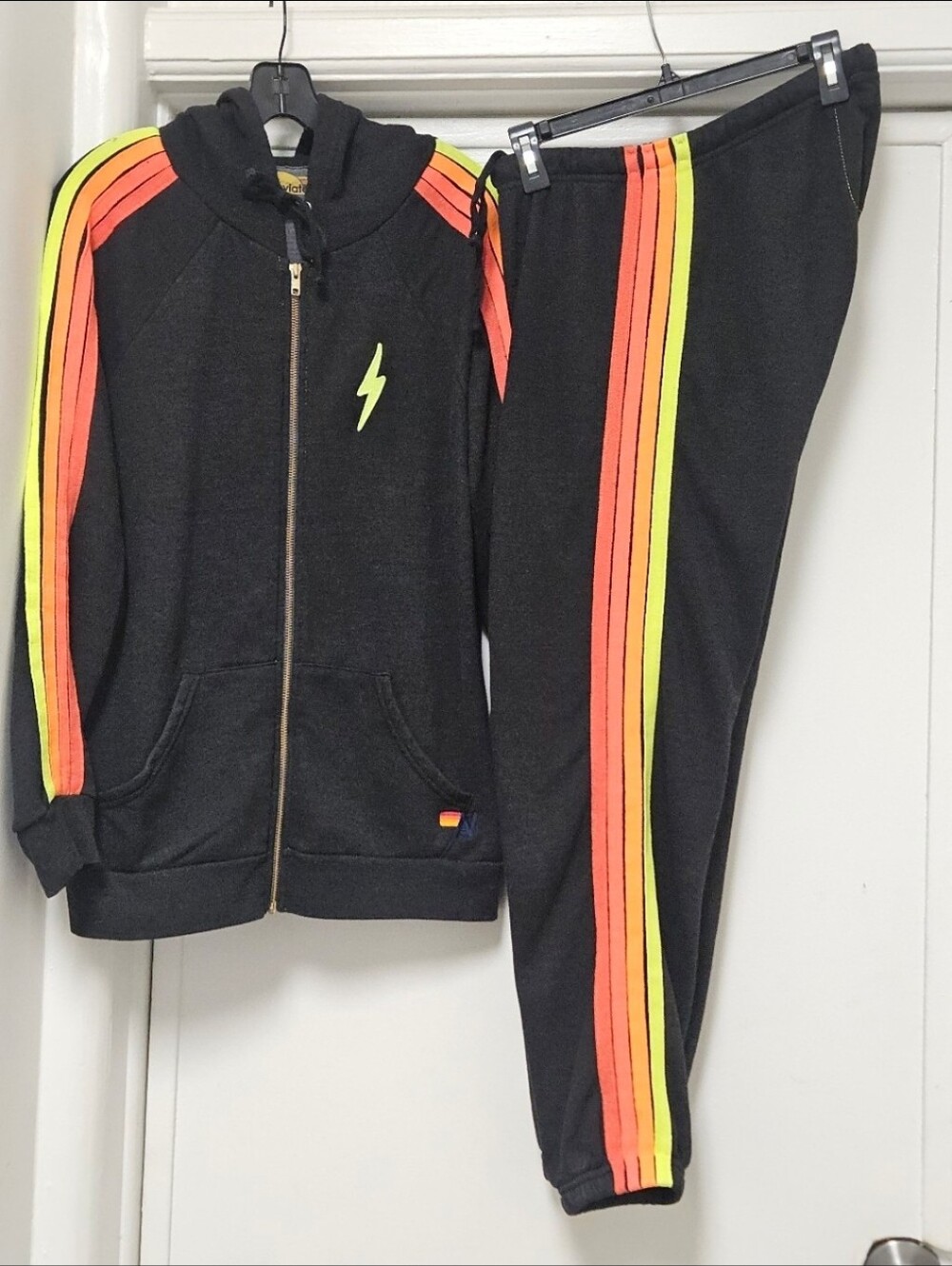 AVIATOR NATION NEON BOLT 4 STRIPE SWEATSUIT SET LARGE